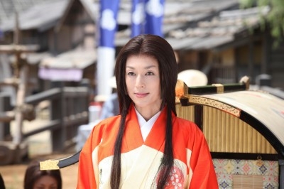 北川景子&山田裕貴、和装姿の大河ドラマオフショを披露!「藍井先生と柊木先生の先祖?」月9でも共演中