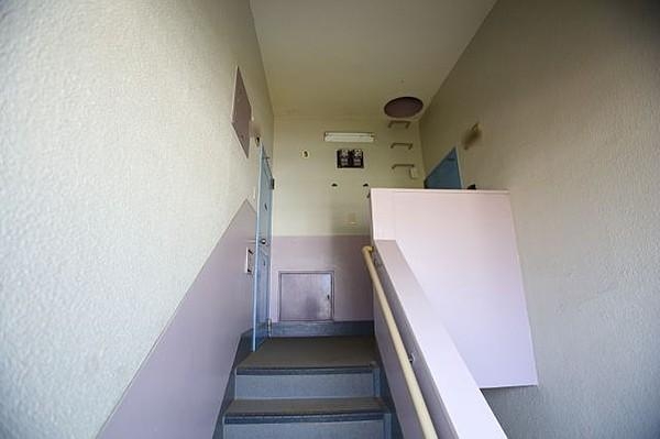 【特に集合住宅】玄関扉外側の装飾っておかしい？
