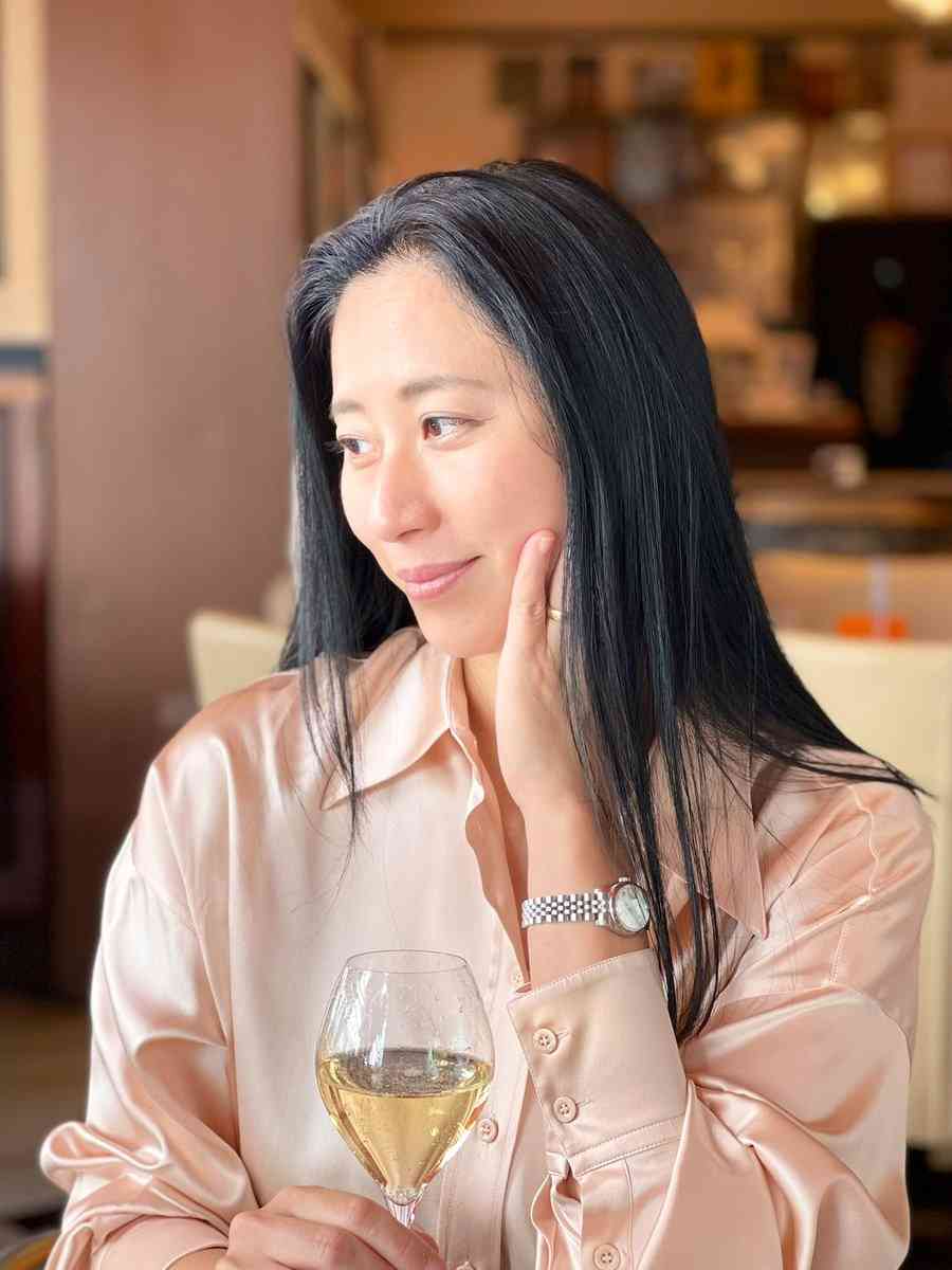 三浦瑠麗氏、夫の10億円投資トラブルでテレビ追放の危機…成長戦略会議では「太陽光発電」押しまくり発言