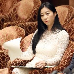 三浦瑠麗氏、夫の10億円投資トラブルでテレビ追放の危機…成長戦略会議では「太陽光発電」押しまくり発言