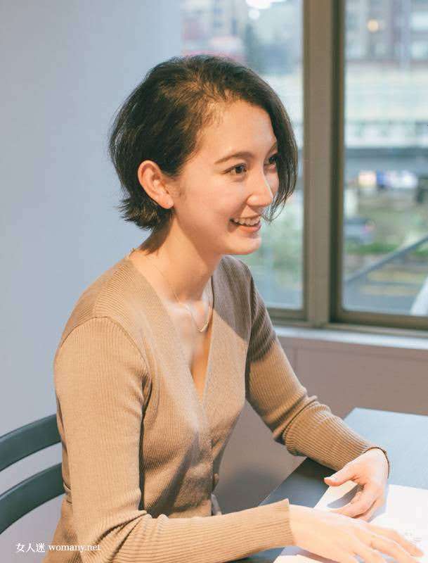 三浦瑠麗氏、夫の10億円投資トラブルでテレビ追放の危機…成長戦略会議では「太陽光発電」押しまくり発言