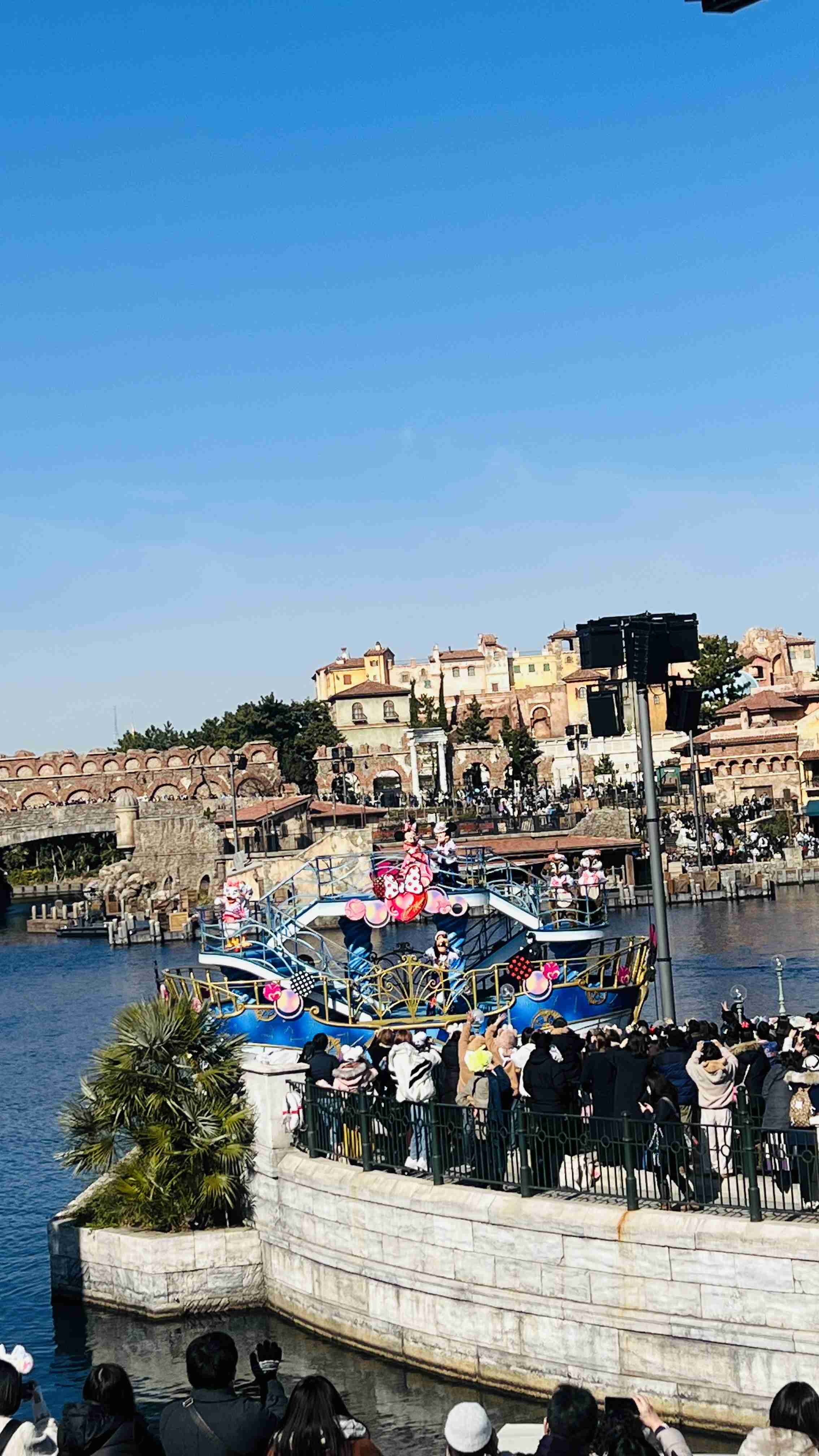 東京ディズニーリゾート、4月1日以降パークチケットに関するルールを変更 TDLからTDSなど入園パークの変更が不可に