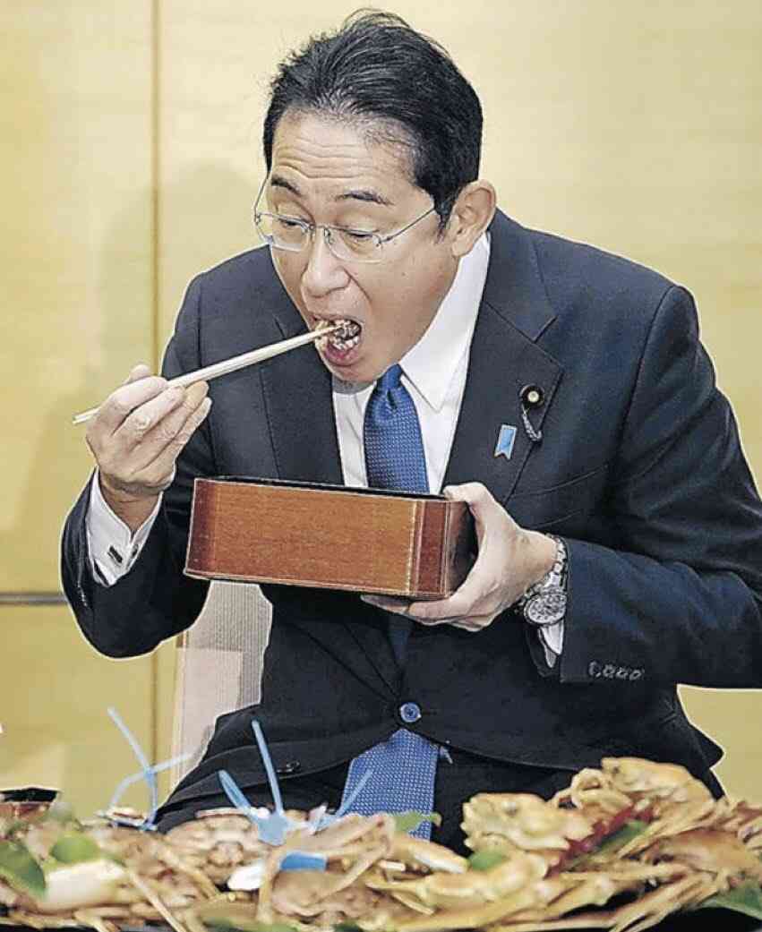 「総理にもぜひ来てほしい」大晦日、食料配布に長蛇の列…コロナ禍で「女性と若者が増えた」