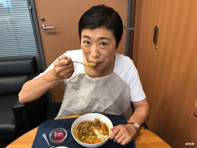 辻元清美氏に「箸の持ち方が変じゃない?」とネット指摘 真相を告白「実は小学生のときに…」