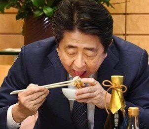 辻元清美氏に「箸の持ち方が変じゃない?」とネット指摘 真相を告白「実は小学生のときに…」