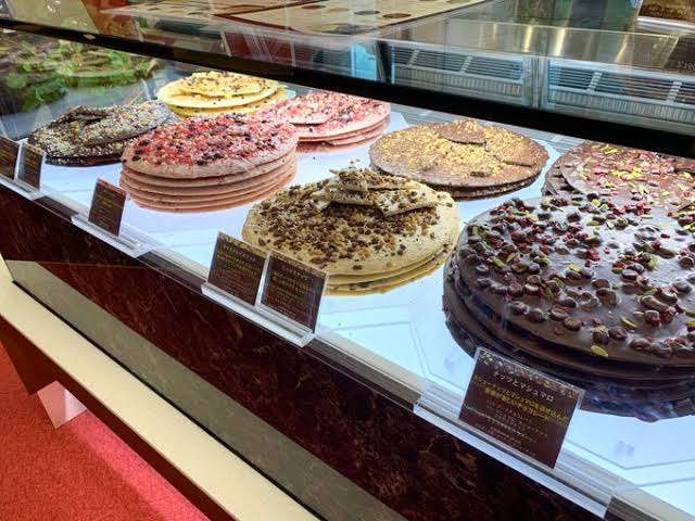 今からお母さんおやつを買いに行くけど