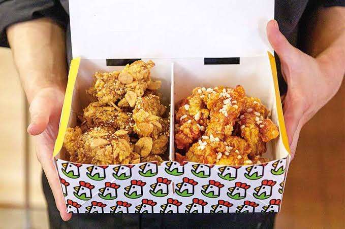 今からお母さんおやつを買いに行くけど