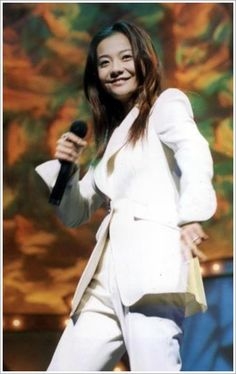 華原朋美、ダイエット30キロ減の新しい宣材写真にネット称賛「相当な努力」「マジで尊敬する」