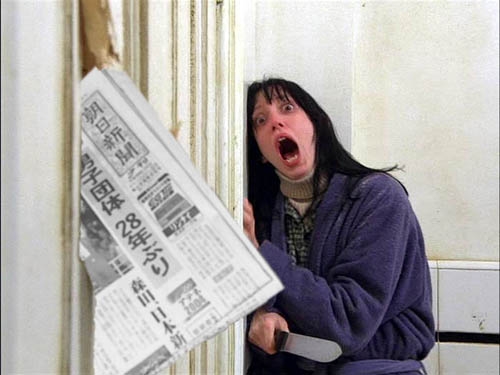 女子トイレの個室でみんな何してるの？