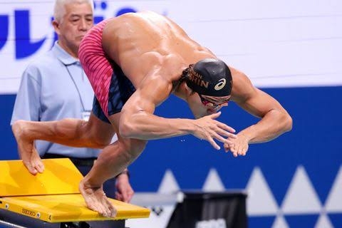スポーツの飛び込みが好きな人