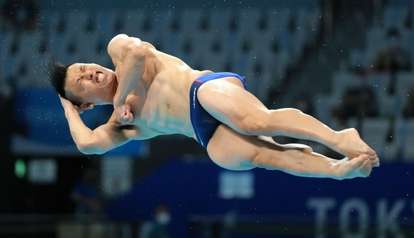 スポーツの飛び込みが好きな人