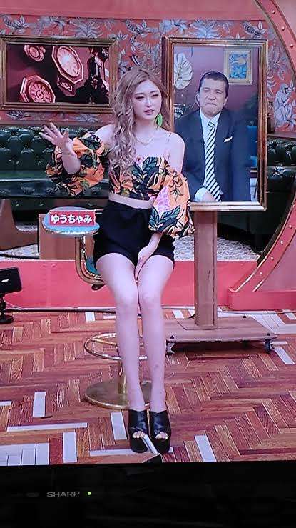 菜々緒：“菜々緒ポーズ”から10年、新写真集発売　「女性の美しさ」表現　屋久島で開放的に