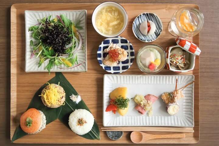 文豪風の口調で雑談するトピツクサロン【迎春】