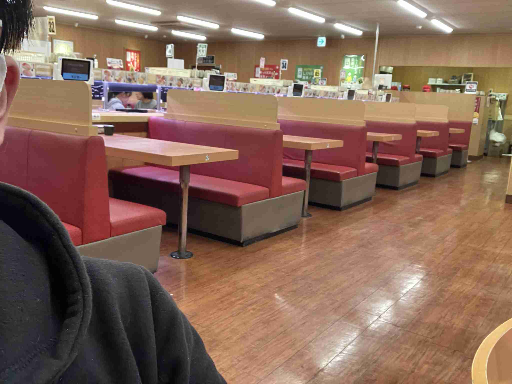 回転ずし「スシロー」での迷惑動画「当事者と保護者」謝罪に訪れるも…厳正対処の方針