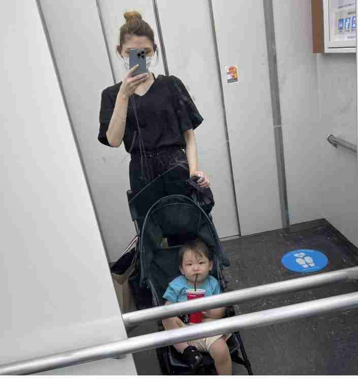 《2歳息子傷害致死》「通報すればよかった」近隣住民が後悔する“藤沢虐待ギャル母”の“異様な言動” ベビーカーから落ちた男児に「何やってんの!」、自宅では…