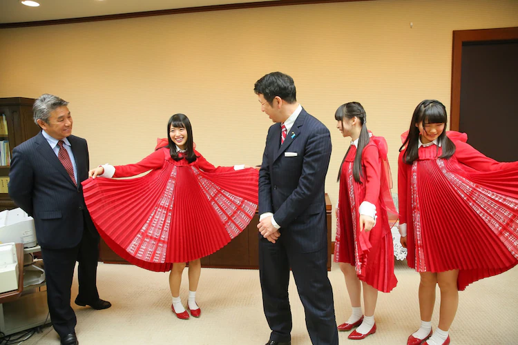 元NGT48・荻野由佳、浦和レッズ・松尾佑介との熱愛報道で掘り起こされる“匂わせ投稿”の数々に「ドン引き」「応援する気が失せた」深刻なファン離れに追い討ち