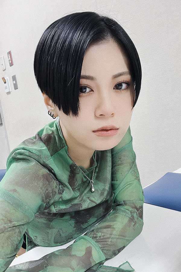 人気グラドル、「望んで枕営業して週刊誌に売る」女性に苦言「お互い合意なのにダサい」