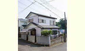古い家に住んでる人〜🏚