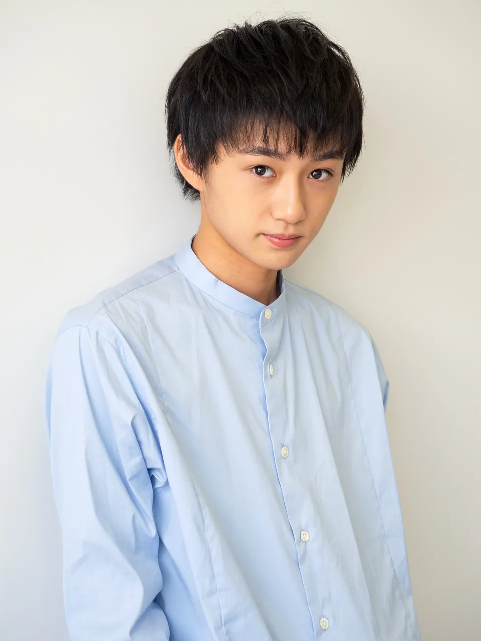 スピッツ、新曲が広瀬すず主演映画『水は海に向かって流れる』主題歌 “10歳差2ショット”場面写真も解禁