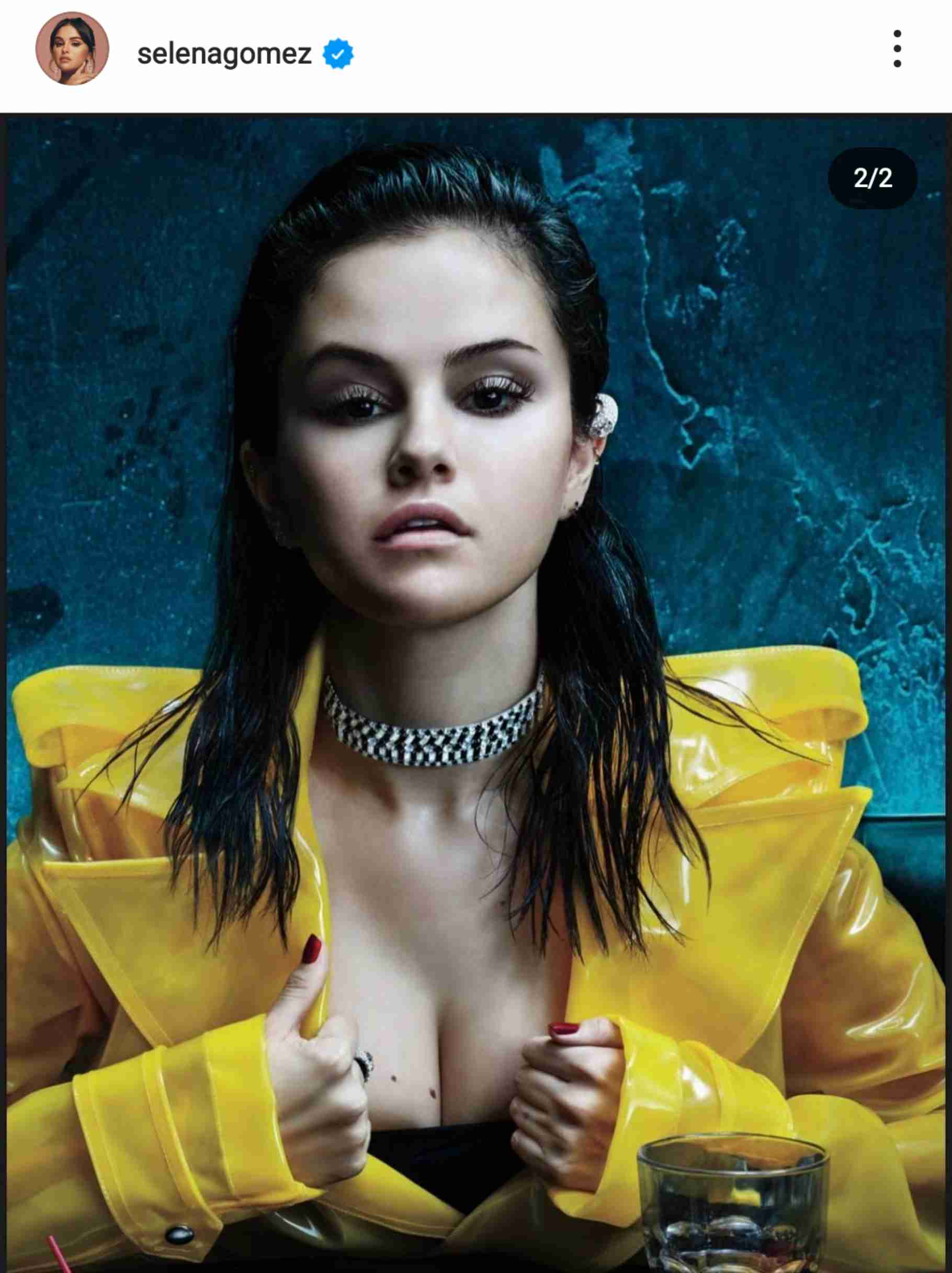 セレーナ・ゴメス、ノーメイクでくつろぐ自撮り写真を披露　「ナチュラルビューティの女王！」絶賛の声続出