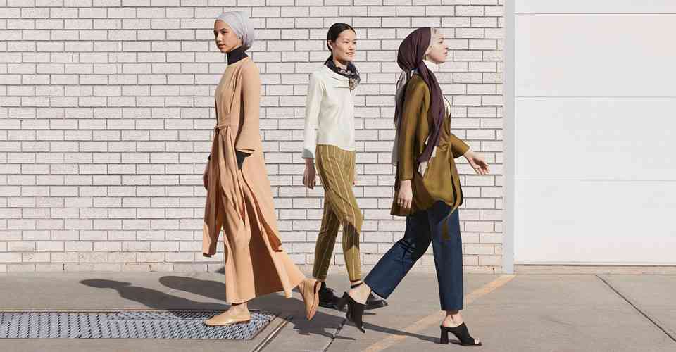 銀行強盗?20代に人気の“謎すぎアイテム”。どう使えばオシャレになるのか