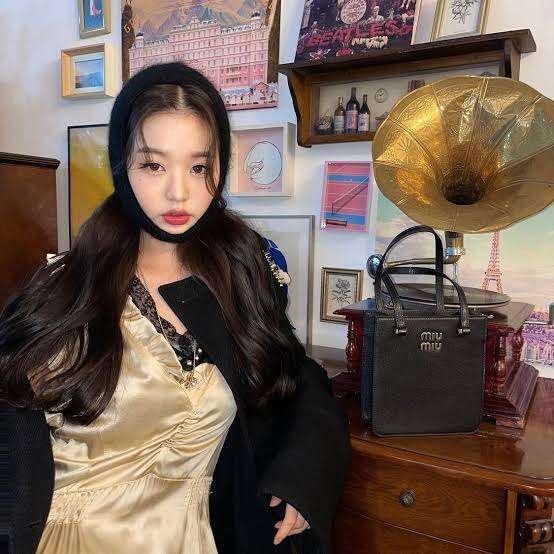 銀行強盗?20代に人気の“謎すぎアイテム”。どう使えばオシャレになるのか