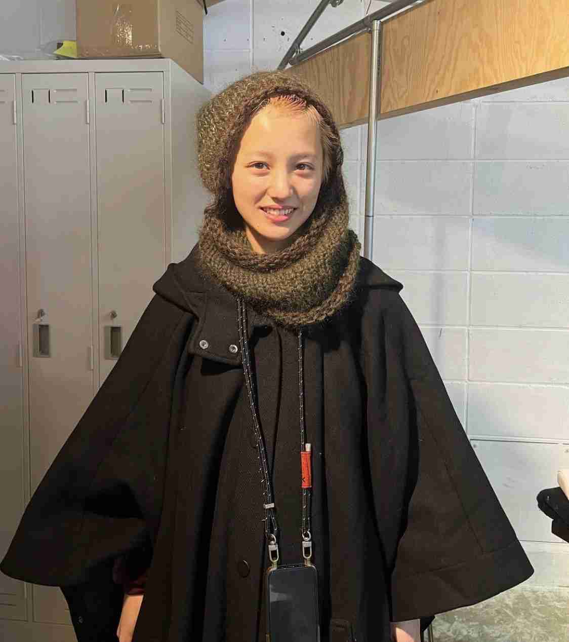 銀行強盗?20代に人気の“謎すぎアイテム”。どう使えばオシャレになるのか