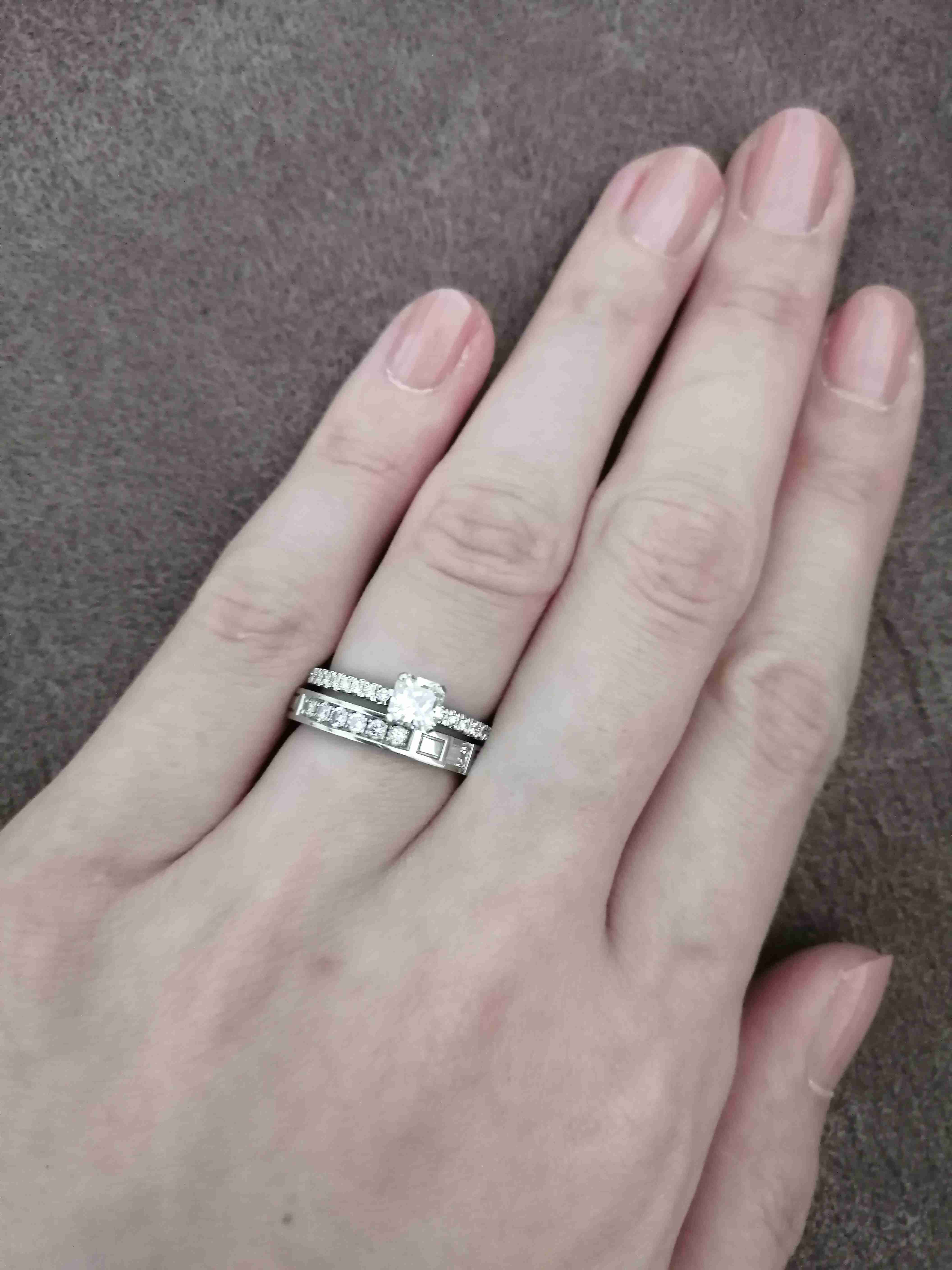 みんなの婚約指輪見せて!(結婚指輪も可)