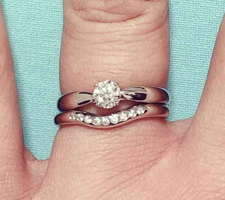 みんなの婚約指輪見せて!(結婚指輪も可)