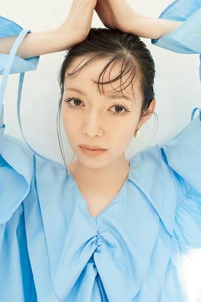 懐かしい感じがするメイクやファッション