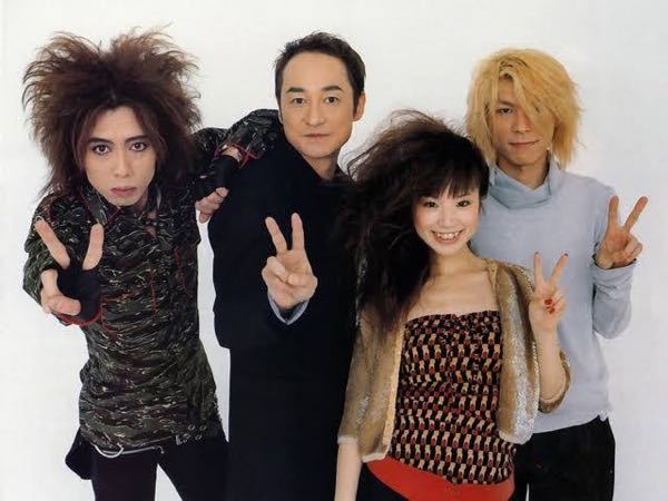 懐かしい感じがするメイクやファッション