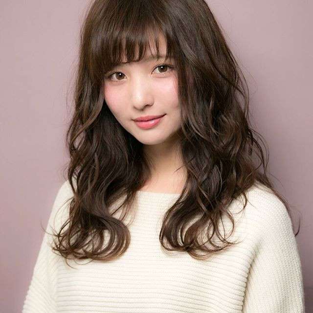 懐かしい感じがするメイクやファッション