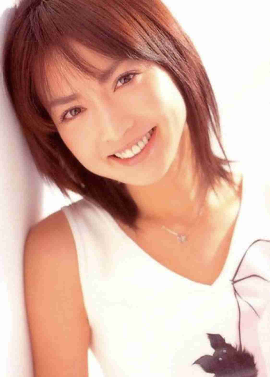44歳・長谷川京子、「ギャル?!」なコーデを披露「何故年々美しくなっていく?」と反響