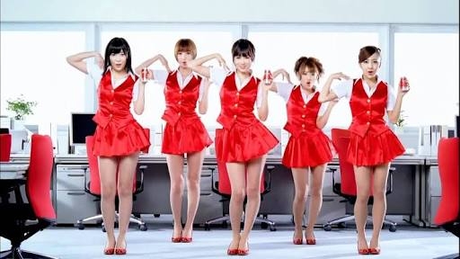 「美脚すぎてやばっ」指原莉乃、スタイル抜群“太もも”あらわな水着ショット披露！ 「アシナガ！」「全身の9割脚やん」