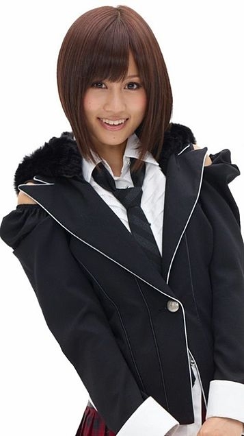 前田敦子、ボブヘアの最新ショットに「どんな髪型も似合ってて好きです」「おかっぱも可愛い」と反響！