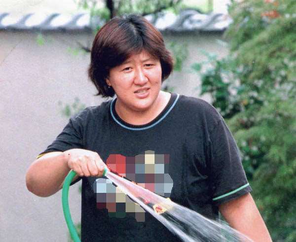 「よーくカミカミして召し上がってね LOVE LOVE」麻薬成分入りシールで交際男性を死亡させた47歳“魔性の女”がとった「恐怖のツンデレ戦略」とは…