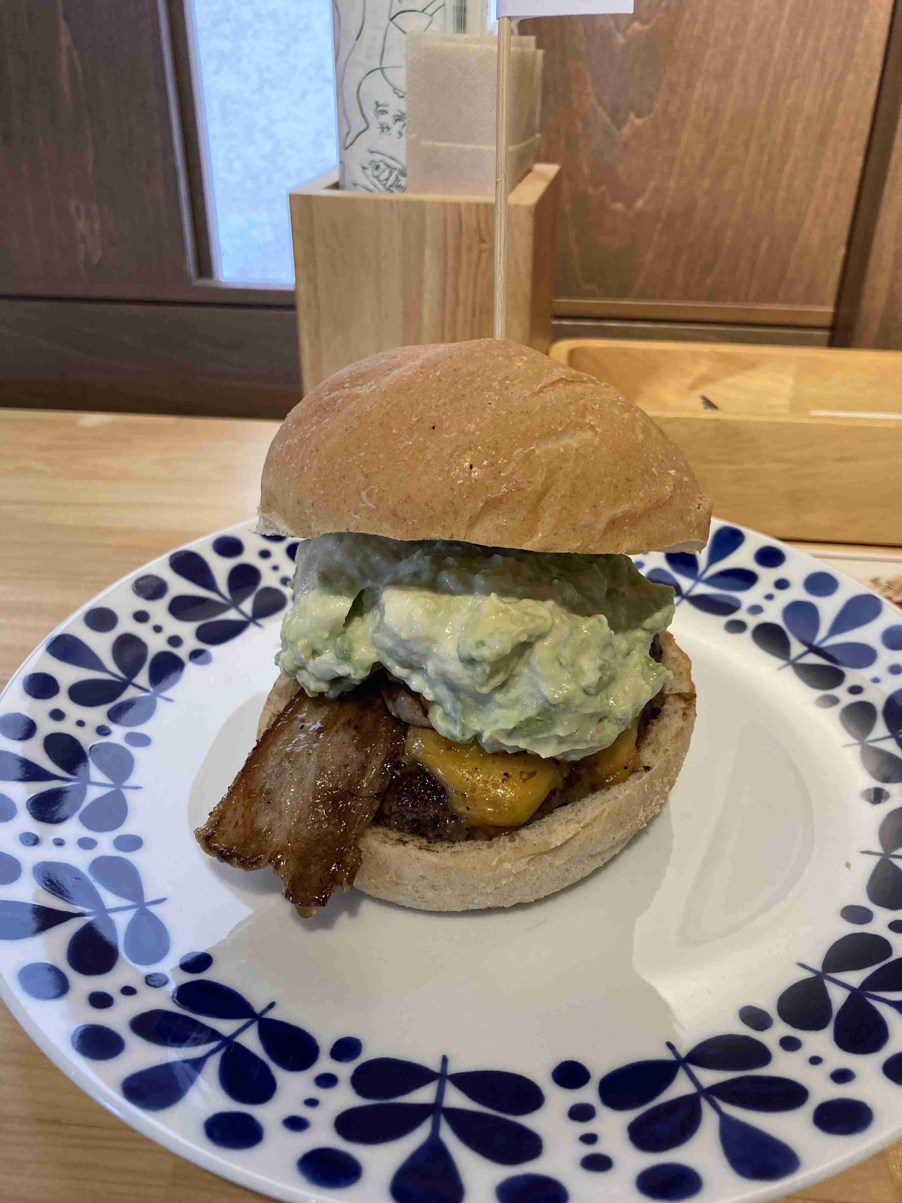 食べたい食べ物の名前を書くと、その食べ物の美味しいお店を教えてくれるトピ