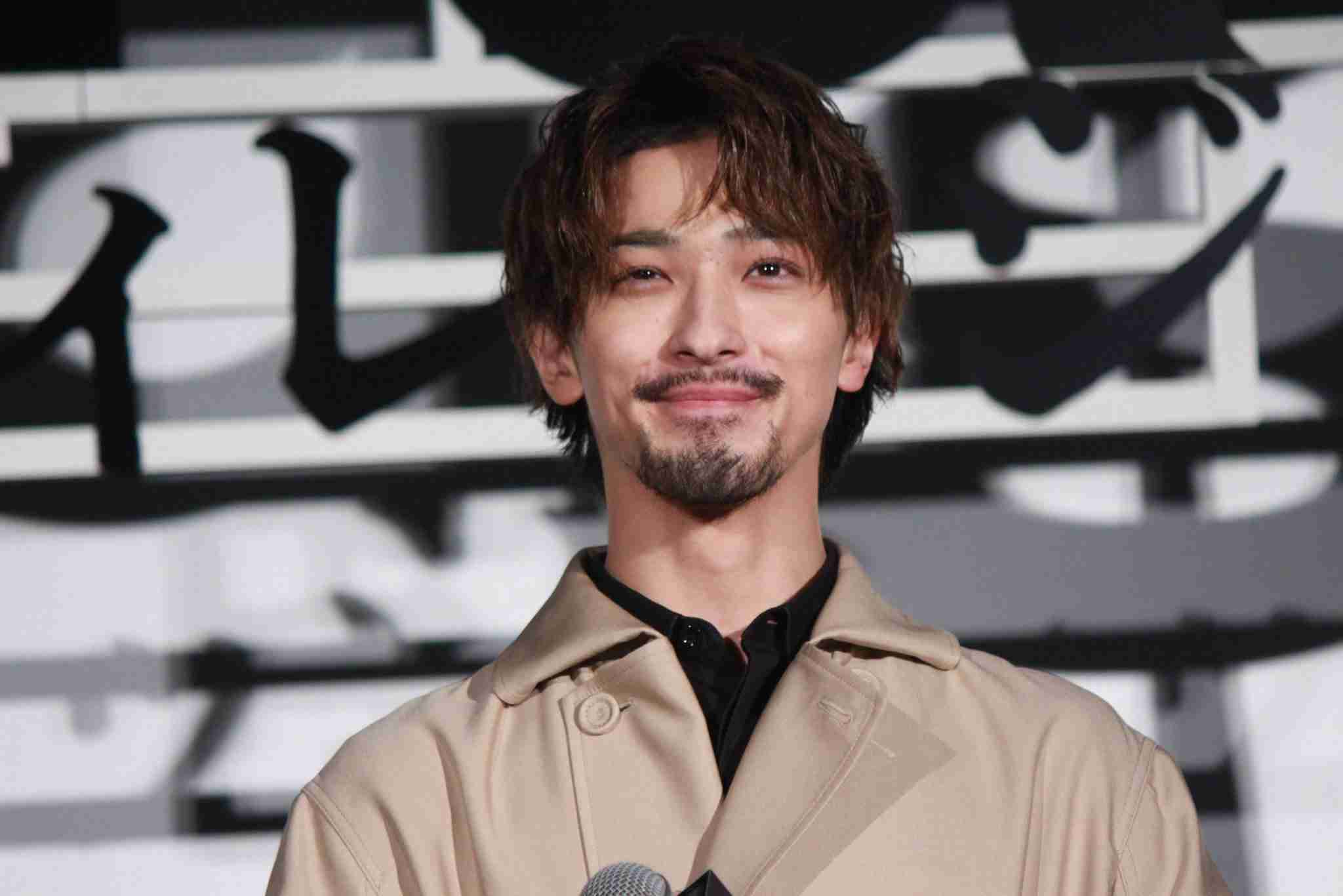 横浜流星、自身の顔は“特徴がない” 自然に上がるまつげは「好きではなかった」