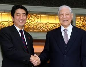 岸信千世氏　公式サイトがまた物議…個人情報を入力しないと入れない