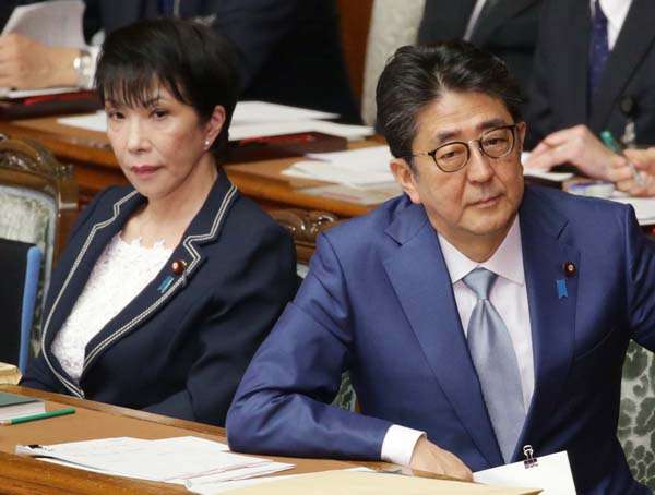岸信千世氏　公式サイトがまた物議…個人情報を入力しないと入れない