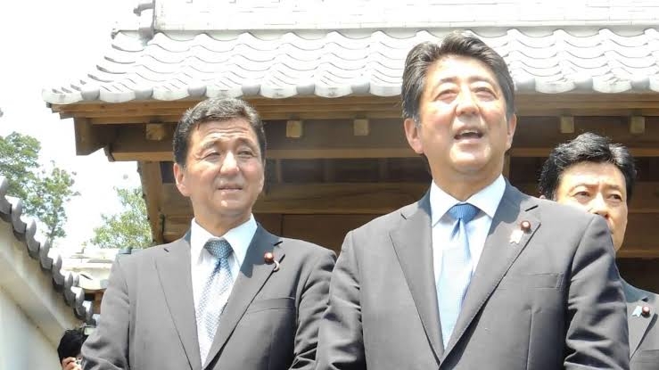 岸信千世氏　公式サイトがまた物議…個人情報を入力しないと入れない