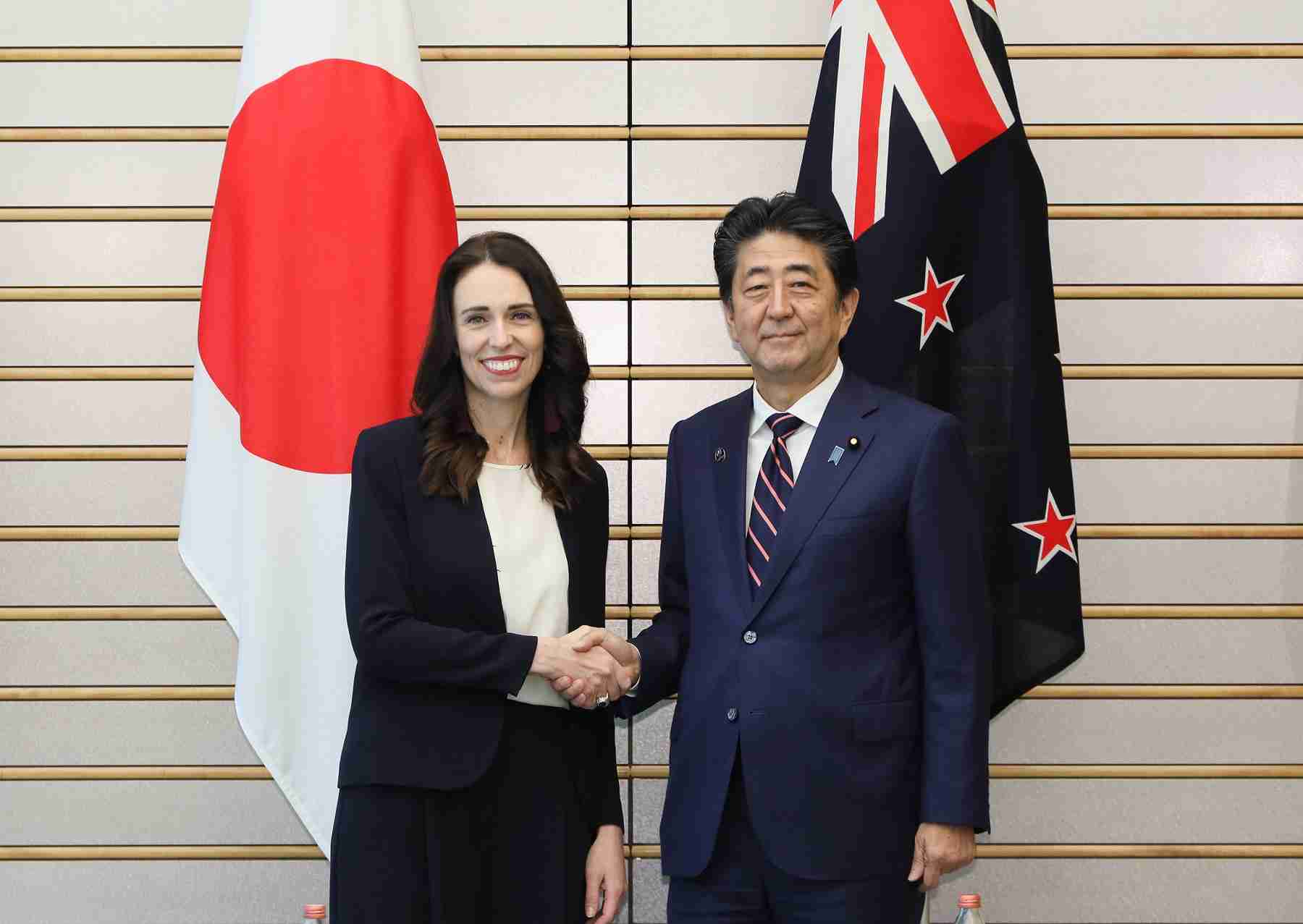 岸信千世氏　公式サイトがまた物議…個人情報を入力しないと入れない