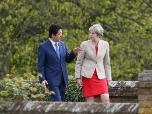 岸信千世氏　公式サイトがまた物議…個人情報を入力しないと入れない