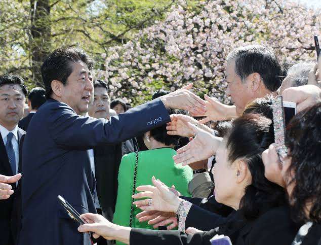 岸信千世氏　公式サイトがまた物議…個人情報を入力しないと入れない
