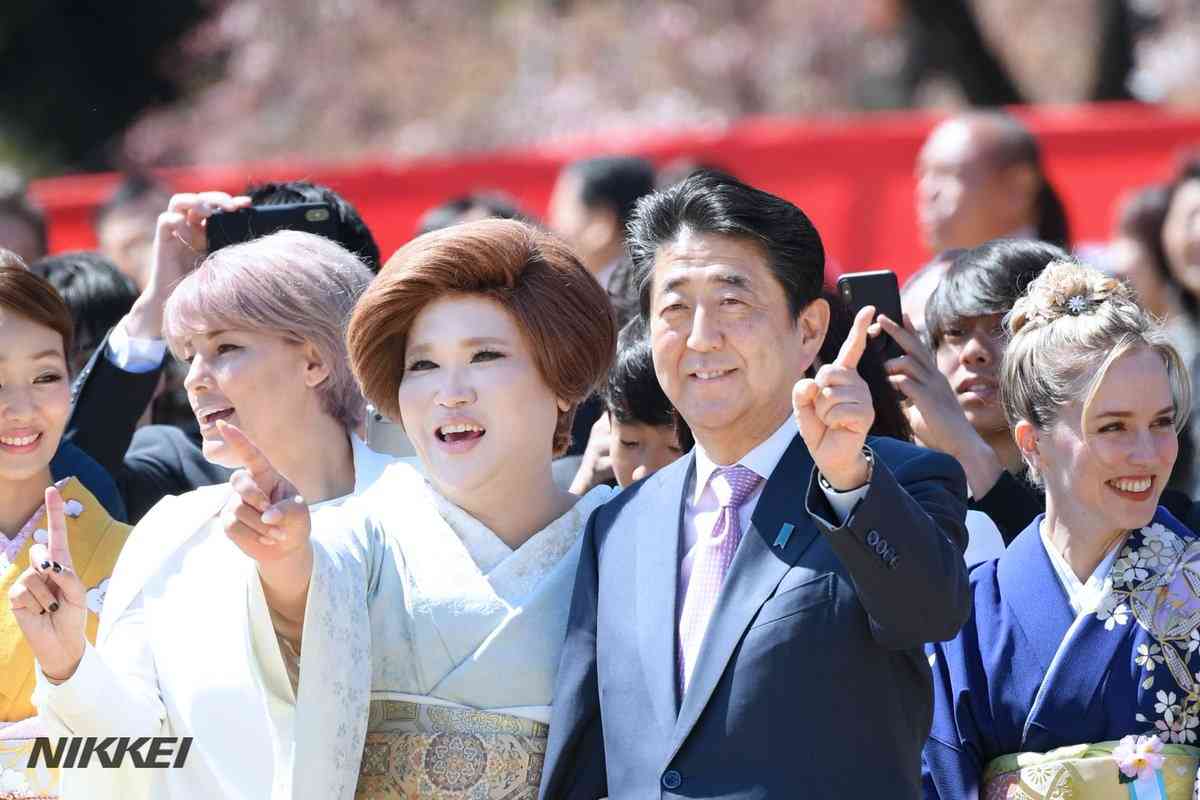 岸信千世氏　公式サイトがまた物議…個人情報を入力しないと入れない