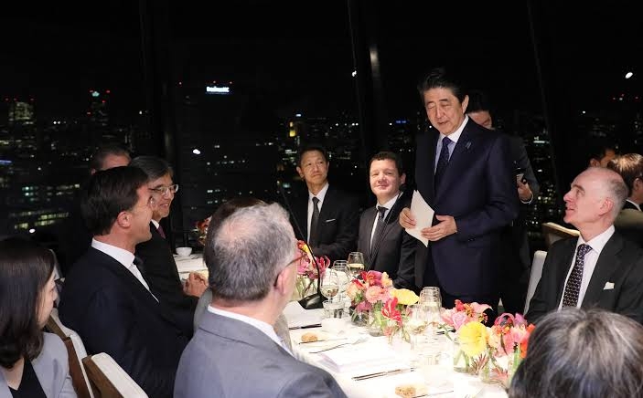 岸信千世氏　公式サイトがまた物議…個人情報を入力しないと入れない