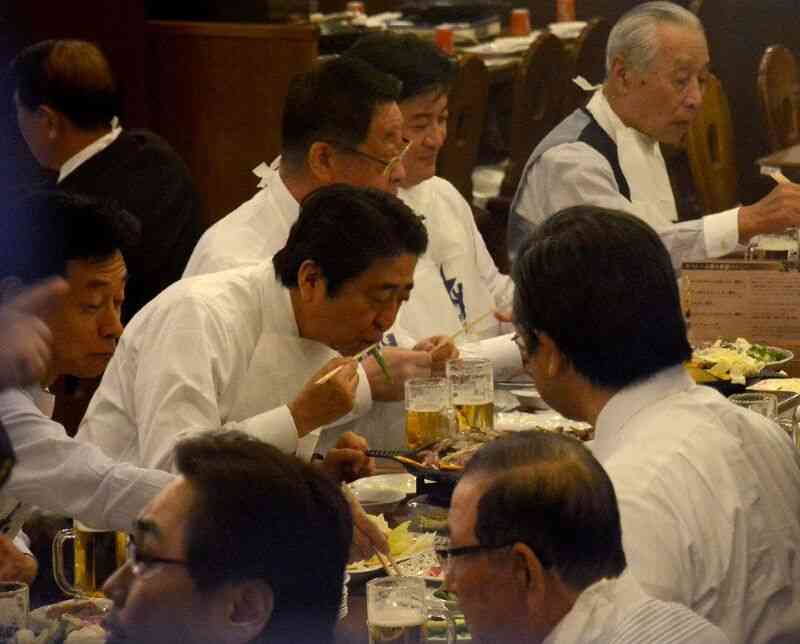岸信千世氏　公式サイトがまた物議…個人情報を入力しないと入れない