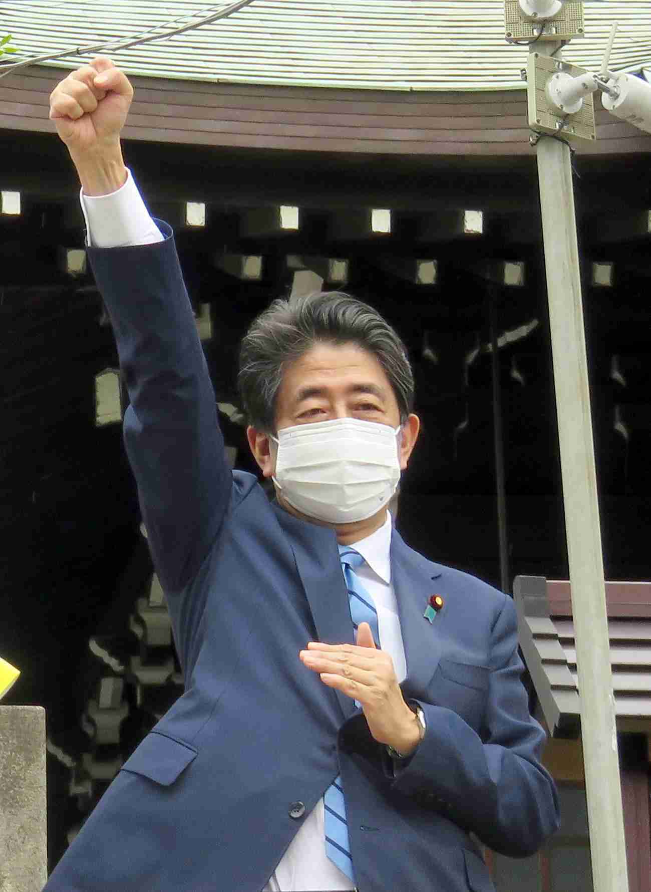 岸信千世氏　公式サイトがまた物議…個人情報を入力しないと入れない