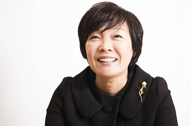 岸信千世氏　公式サイトがまた物議…個人情報を入力しないと入れない