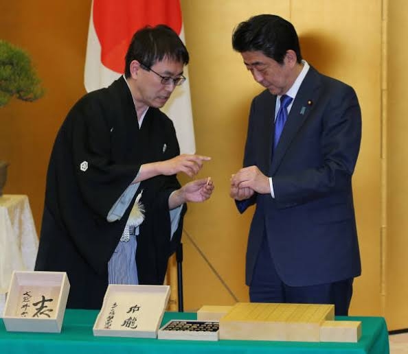 岸信千世氏　公式サイトがまた物議…個人情報を入力しないと入れない